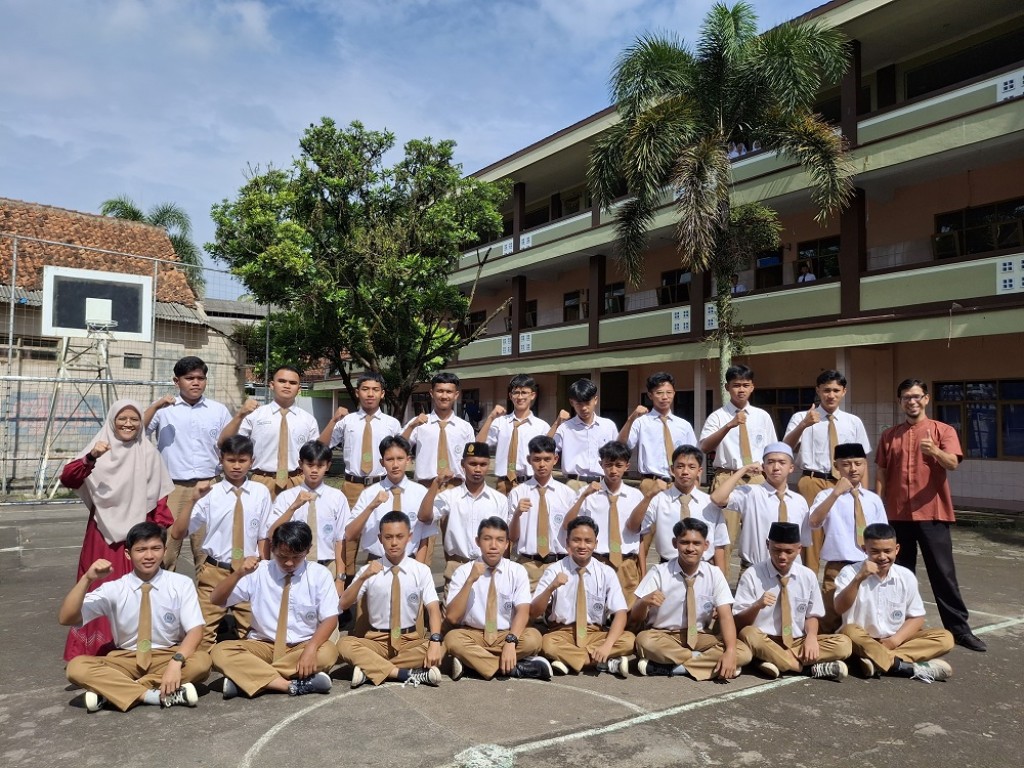 Santri Mu’allimin Kelas 11 Persis 109 Kujang Mantapkan Ilmu dengan Praktek Mengajar