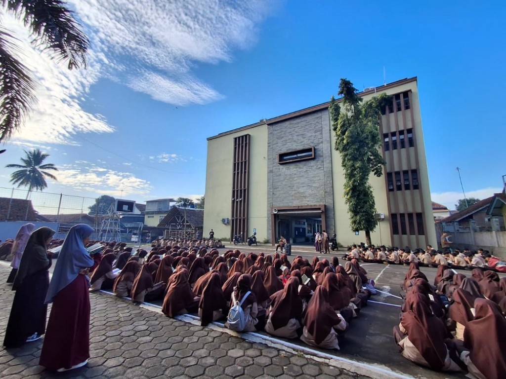 Pembiasaan Tilawah Jama’i, Santri Persis 109 Kujang Semarakkan Pagi