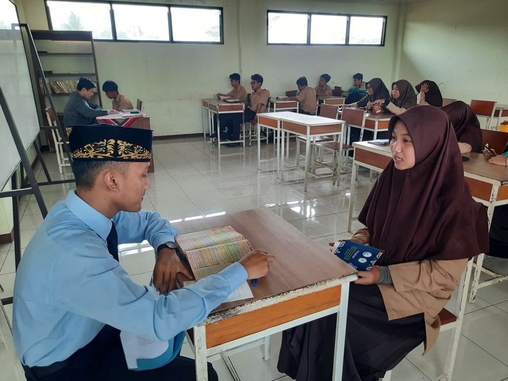 Santri Persis 109 Kujang Kelas 7-8 dan 10-11 Hadapi Ujian Tasmi’ Al-Qur’an