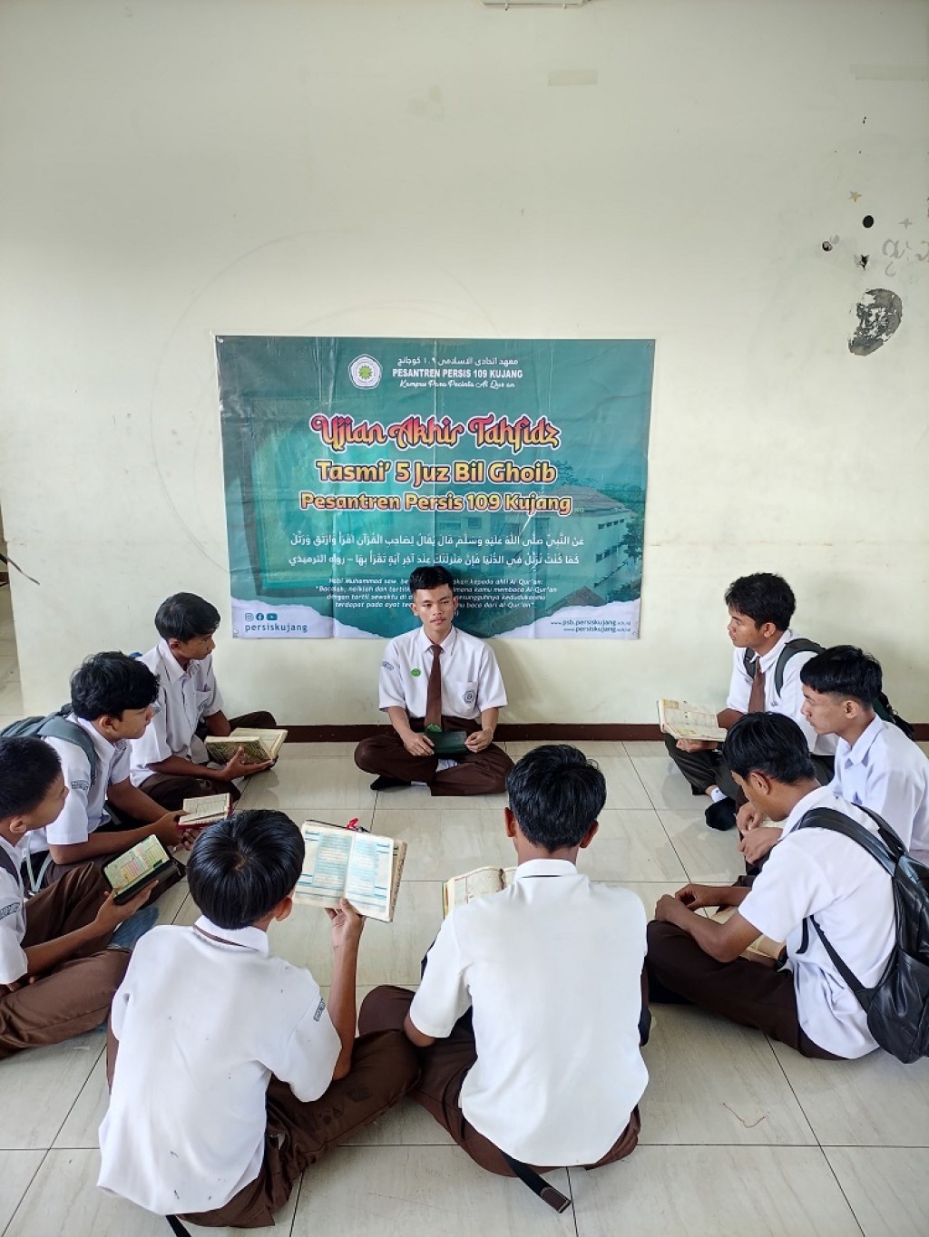 Santri Kelas 12 Mu’allimin Pesantren Persis 109 Kujang Laksanakan Ujian Tasmi’ 5 Juz Sekali Duduk