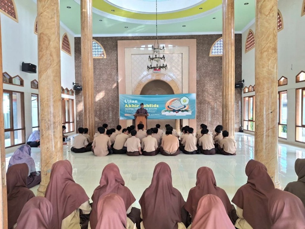 Ujian Akhir Tahfizh: Santri Kelas 9 MTs Persis 109 Kujang Tuntaskan Hafalan dengan Penuh Semangat