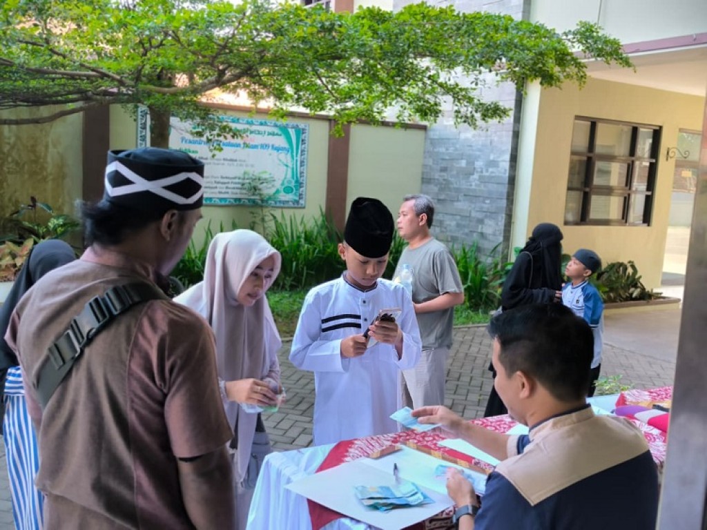 Penuh Haru dan Semangat: Suasana Kedatangan Santri Baru di Persis 109 Kujang