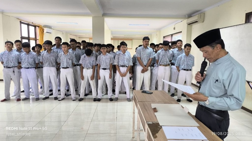 Suksesi Kepemimpinan Berjalan Khidmat: Pesantren Persis 109 Kujang Sambut Ketua  yang Baru