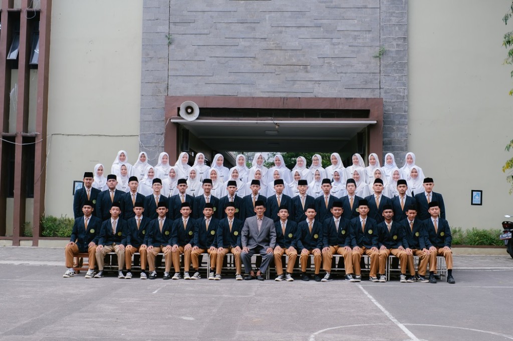 Selamat Melaksanakan PLKJ (Program Latihan Khidmat Jam’iyyah) : Santri Kelas 12 Mu’allimin Pesantren Persis 109 Kujang Siap Berkhidmat dan Berdakwah di Tengah Masyarakat