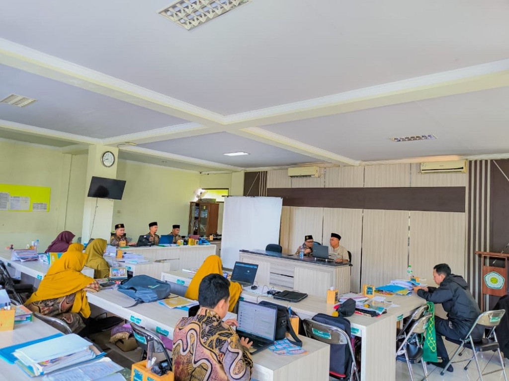 Sinergi dan Strategi: Rapat Awal Persiapan PKKM MTs Tahfizhil Qur’an Tahun 2025