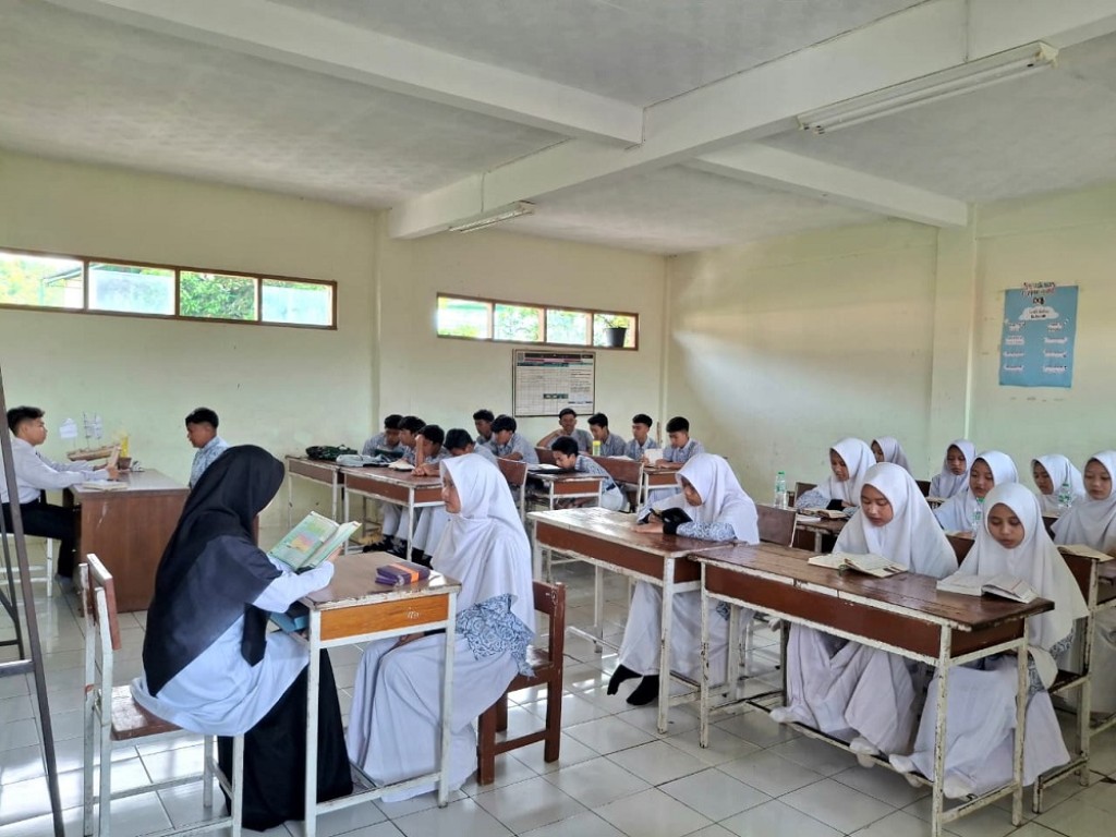 Semangat dan Istiqamah! Santri Pesantren Persis 109 Kujang Jalani Ujian Tasmi’ Al-Qur’an Akhir Semester