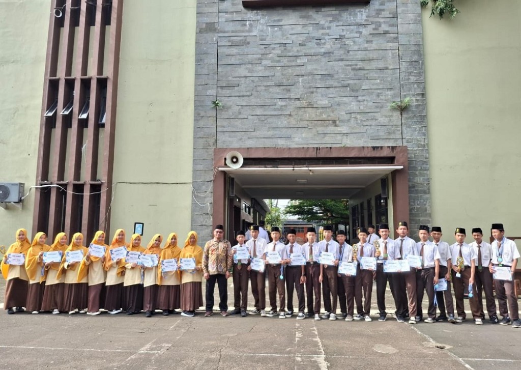 Apresiasi Juara, MTs Tahfizhil Qur’an Persis 109 Kujang Gelar Pembagian Hadiah Porsenag