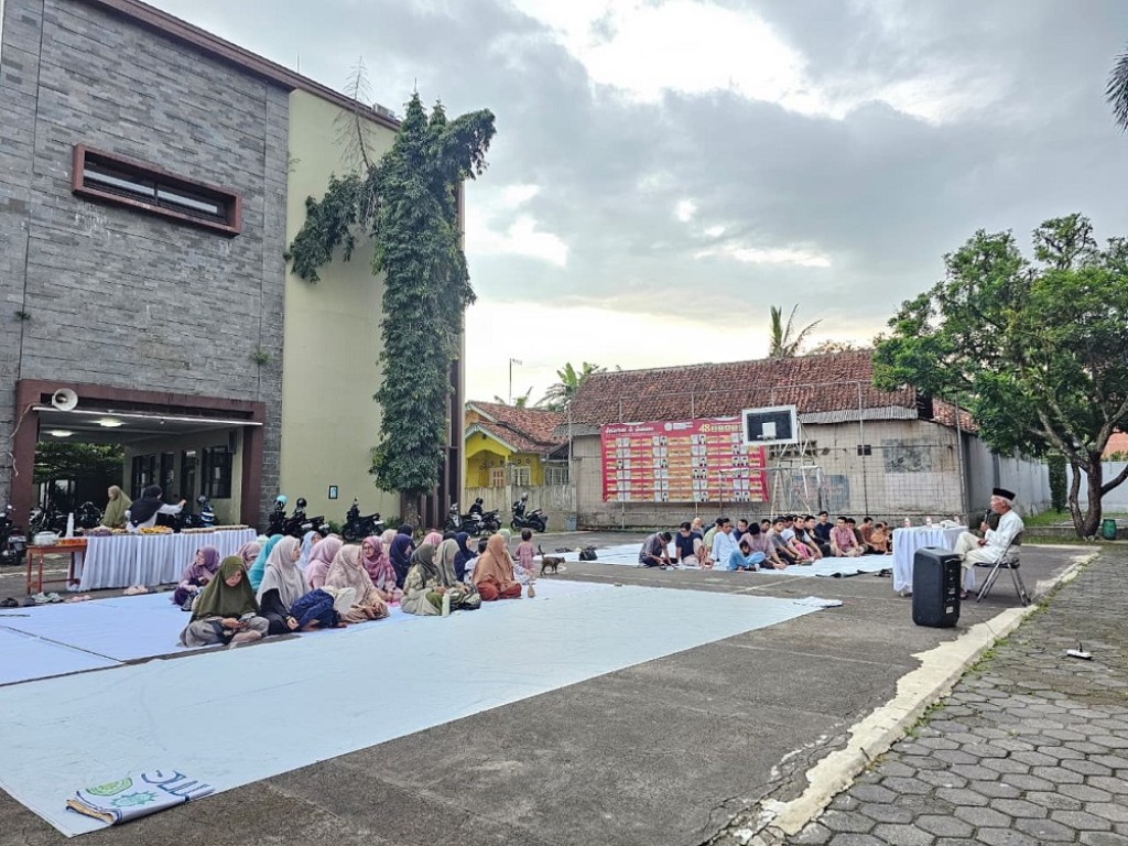 Indahnya Kebersamaan: Asatidzah Pesantren Persis 109 Kujang Gelar Ifthar Jama’i