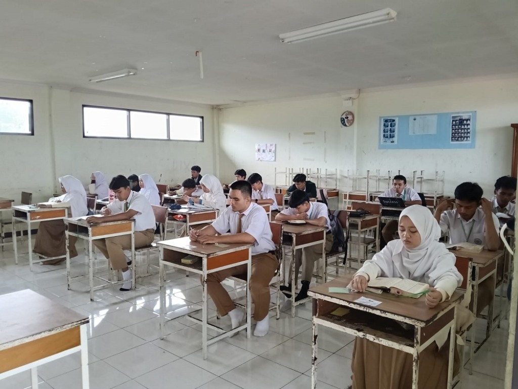 Menapaki Gerbang Akhir: UM Kelas 12 Mu’allimin Pesantren Persis 109 Kujang Resmi Digelar