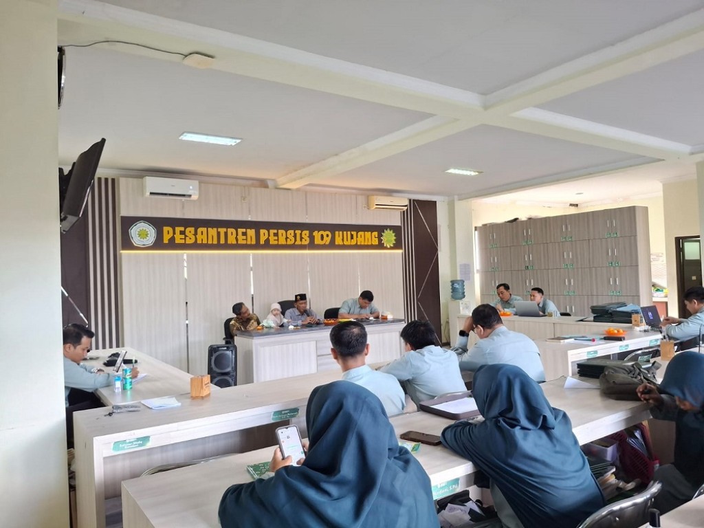 Refleksi dan Persiapan, Pesantren Persis 109 Kujang Laksanakan Rapat Evaluasi Akhir Tahun