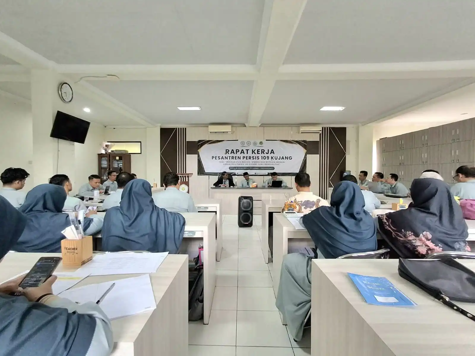 Ruang Asatidz