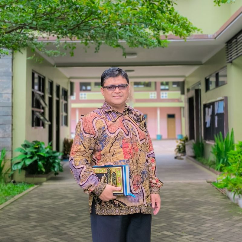 Isya Anshori, S.Q., S.Ag