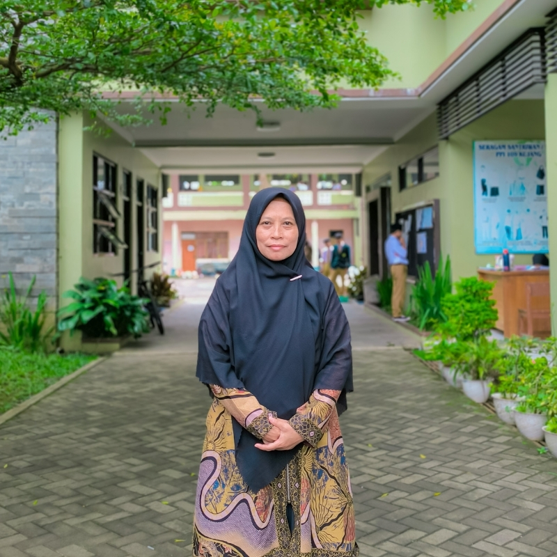 Juju Juariah, S.Pd., M.Pd