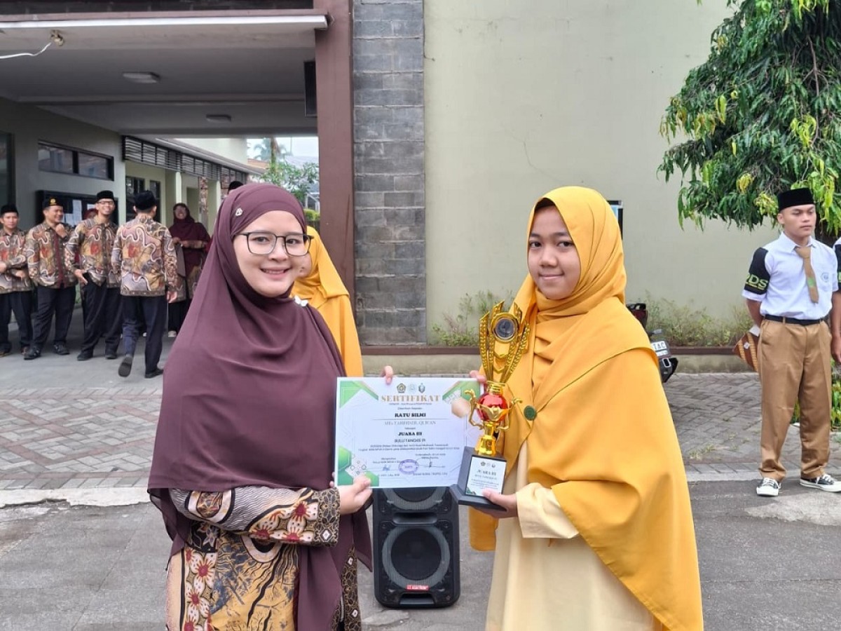 Juara 3 Bulu Tangkis
