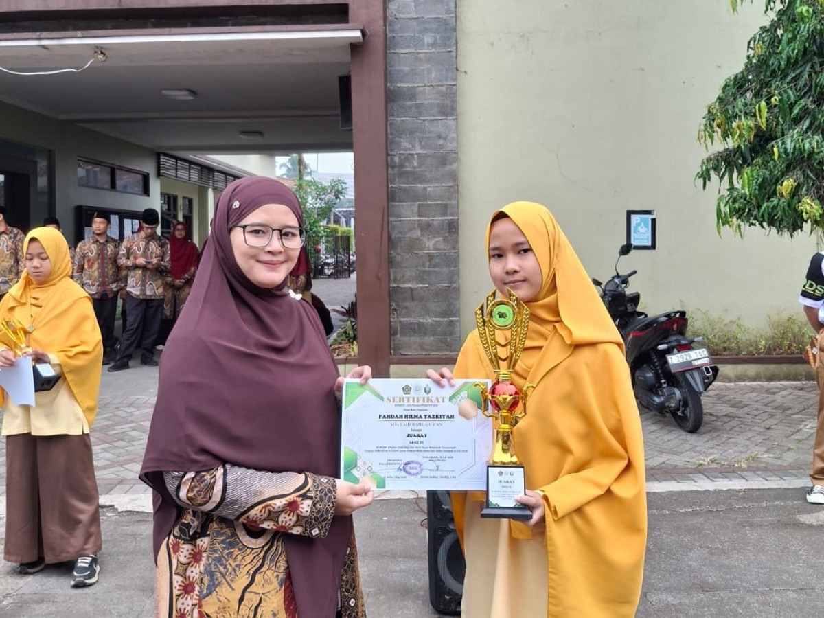 Juara 1 MHQ Putri